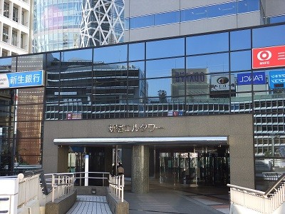 新宿駅西口会場　外観